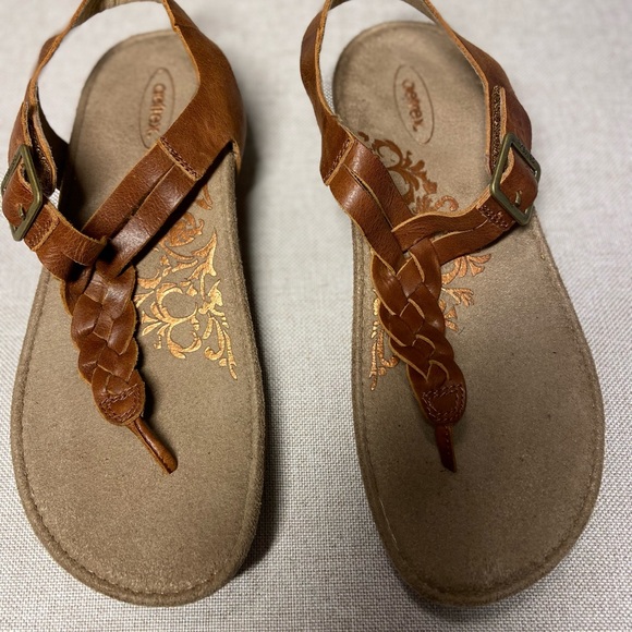 Aetrex | Shoes | Aetrex Harper Adjustable Slingback Thong For Women Size 75  | Poshmark